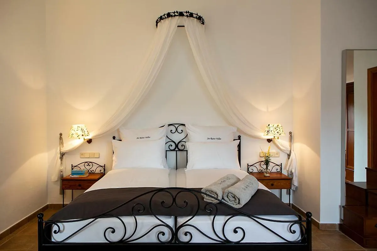Ses Rotes Velles - Petit Hotel Las Salinas 4*,